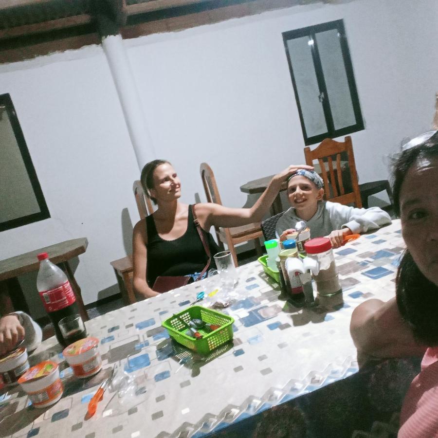 Fely'S Homestay Batuan Buitenkant foto
