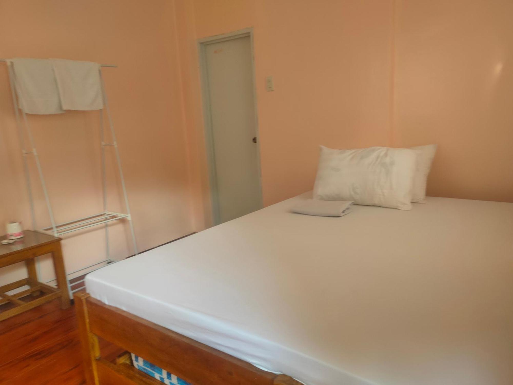 Fely'S Homestay Batuan Buitenkant foto