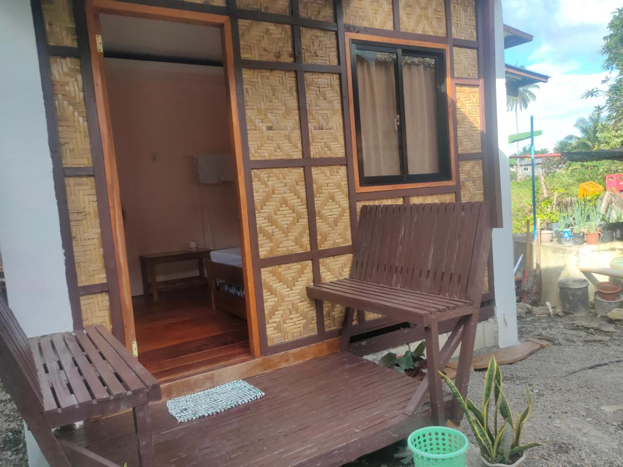 Fely'S Homestay Batuan Buitenkant foto