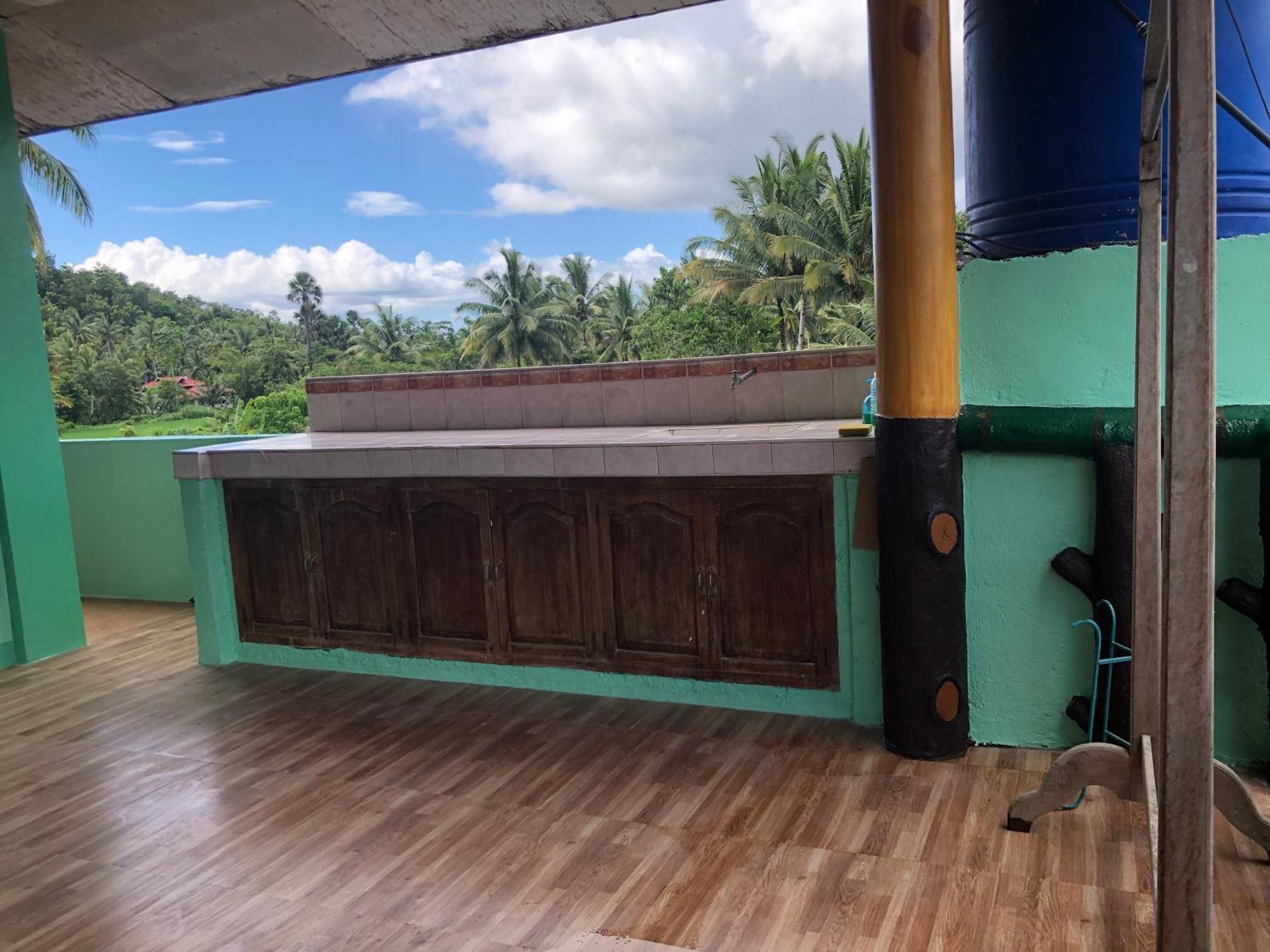 Fely'S Homestay Batuan Buitenkant foto