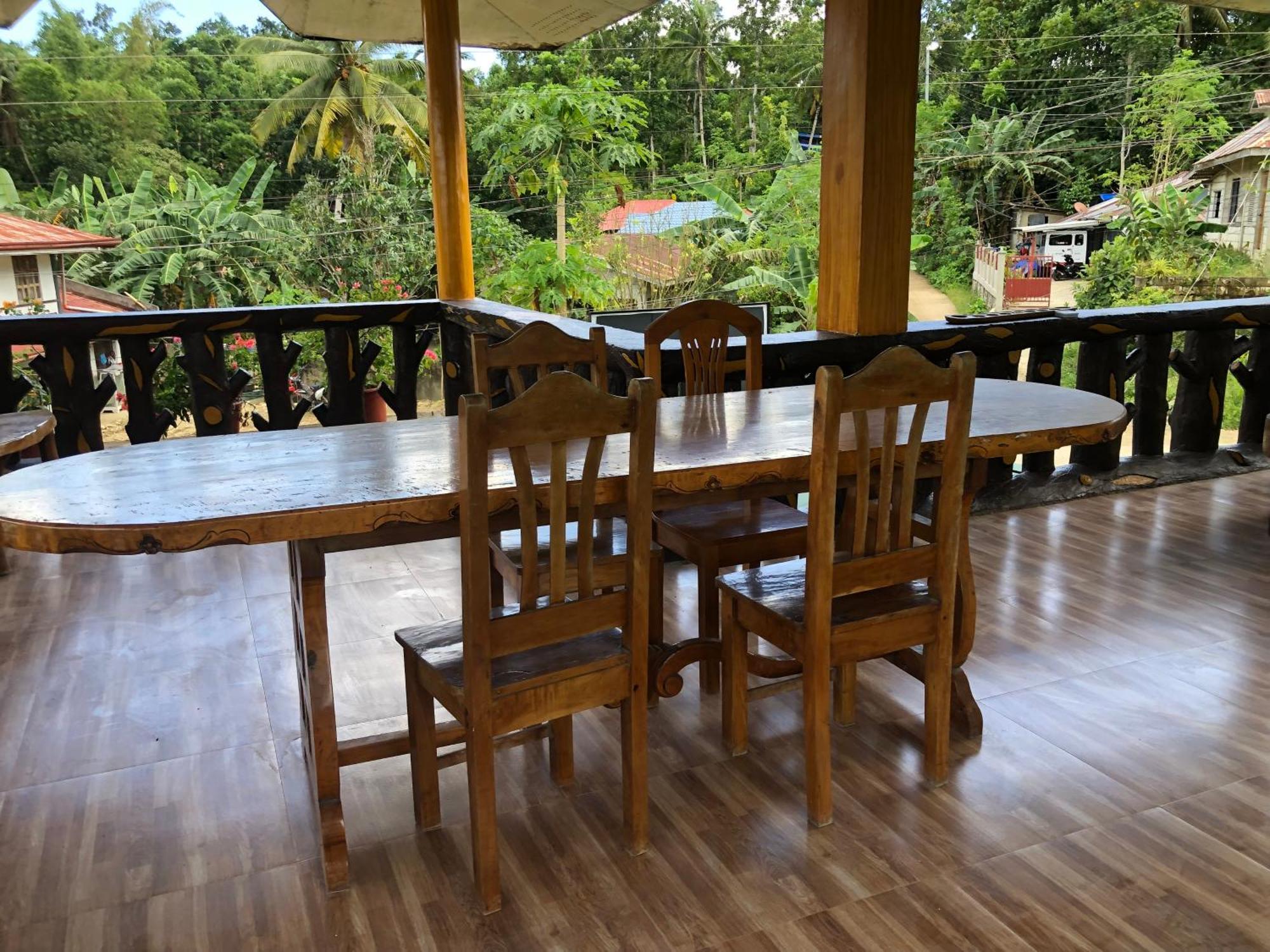 Fely'S Homestay Batuan Buitenkant foto